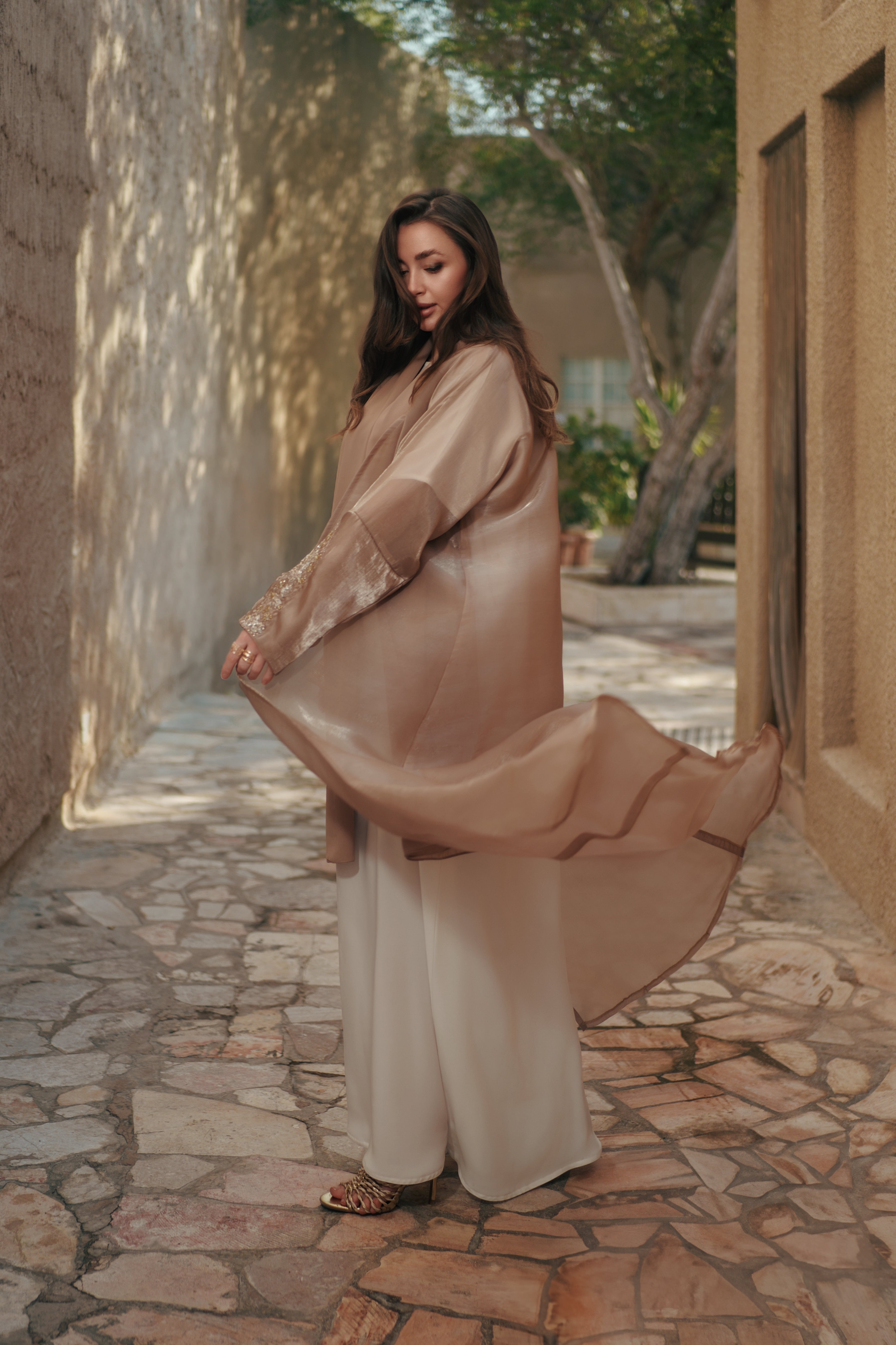 Exploring the Elegance of Dubai Abayas - Aneeq Modest Wear